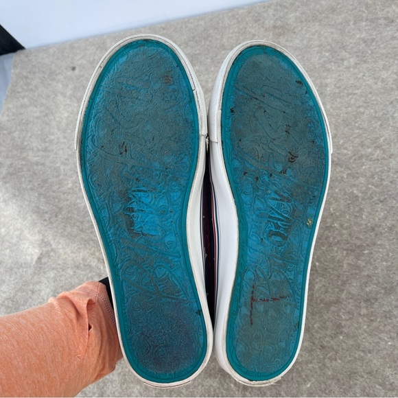 Blowfish Malibu Blue Red Stars American Linen Slip On Comfort Sneakers size 7.5 - Picture 12 of 13